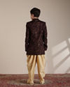 alt message - Manyavar Boys Boys Wine Bel Buti Patterned Indo-Western Set image number 4